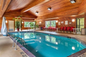 Pool - Coratel Inn & Suites By Jasper River Falls (River Falls)