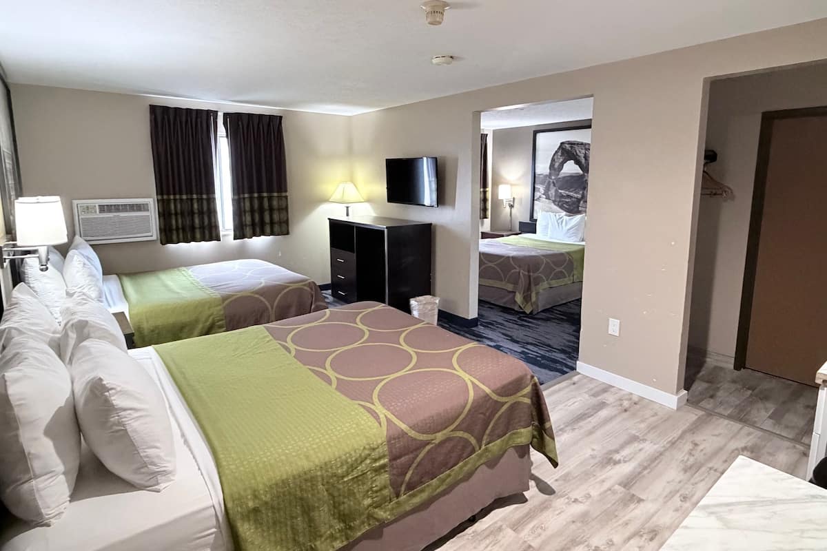 Suite estudio, varias camas, no fumadores | Escritorio, cunas gratuitas, wifi gratis y ropa de cama