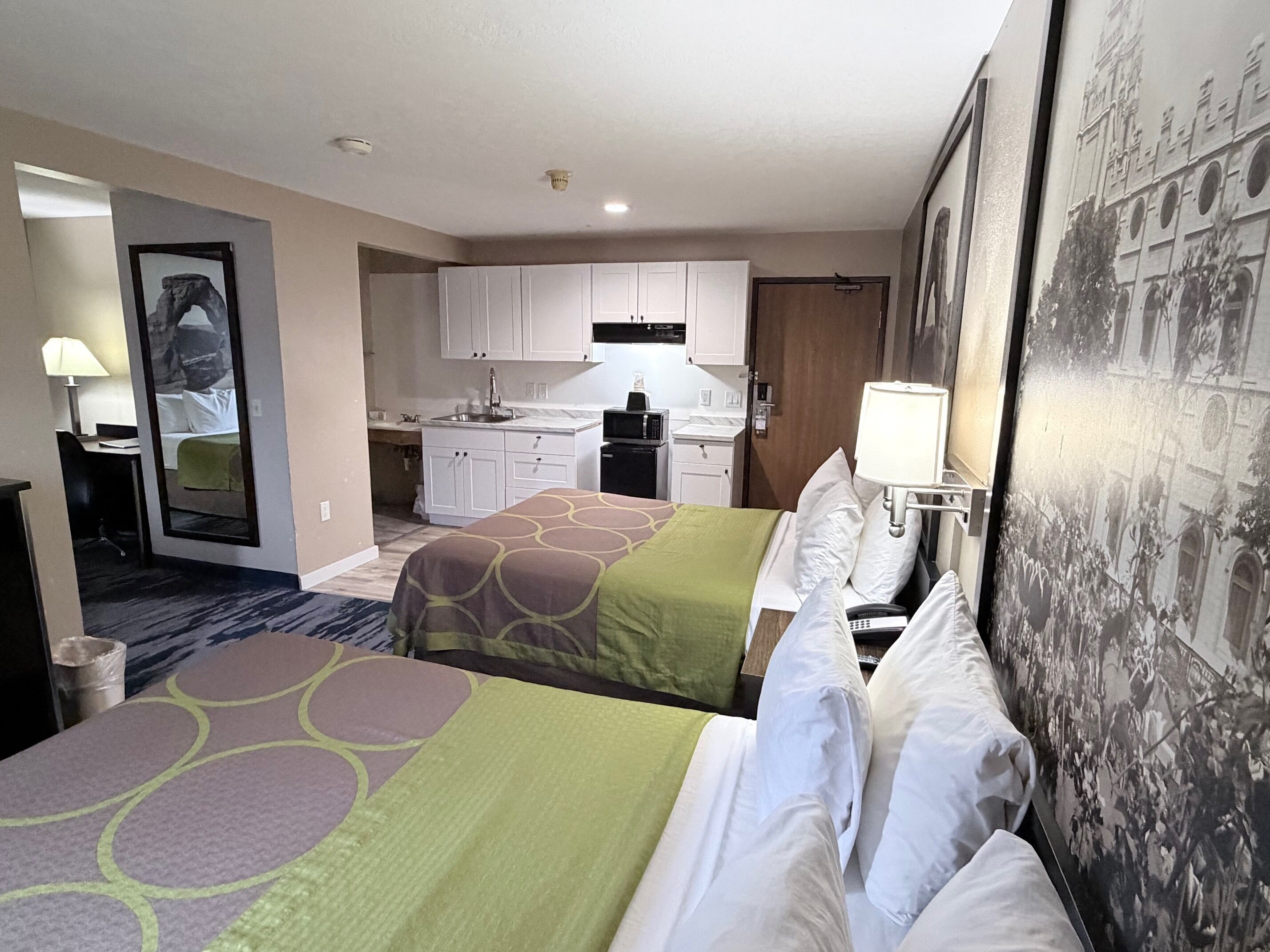 Studio Suite, Multiple Beds, Non Smoking | Desk, free cribs/infant beds, free WiFi, bed sheets