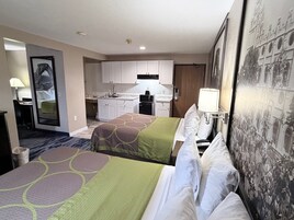 Studio Suite, Multiple Beds, Non Smoking | Desk, free cribs/infant beds, free WiFi, bed sheets