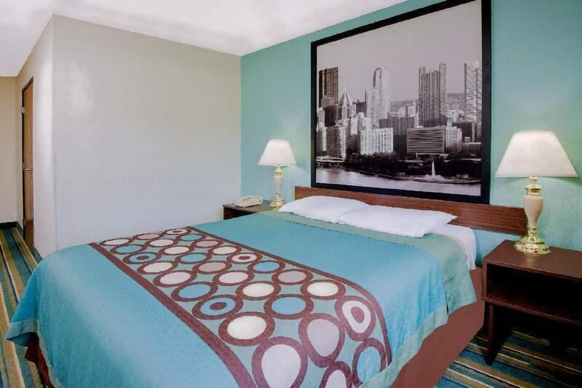 Desk, iron/ironing board, free cribs/infant beds, free WiFi