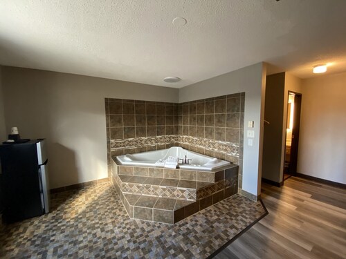 Super 8 by Wyndham Green Bay Near Stadium