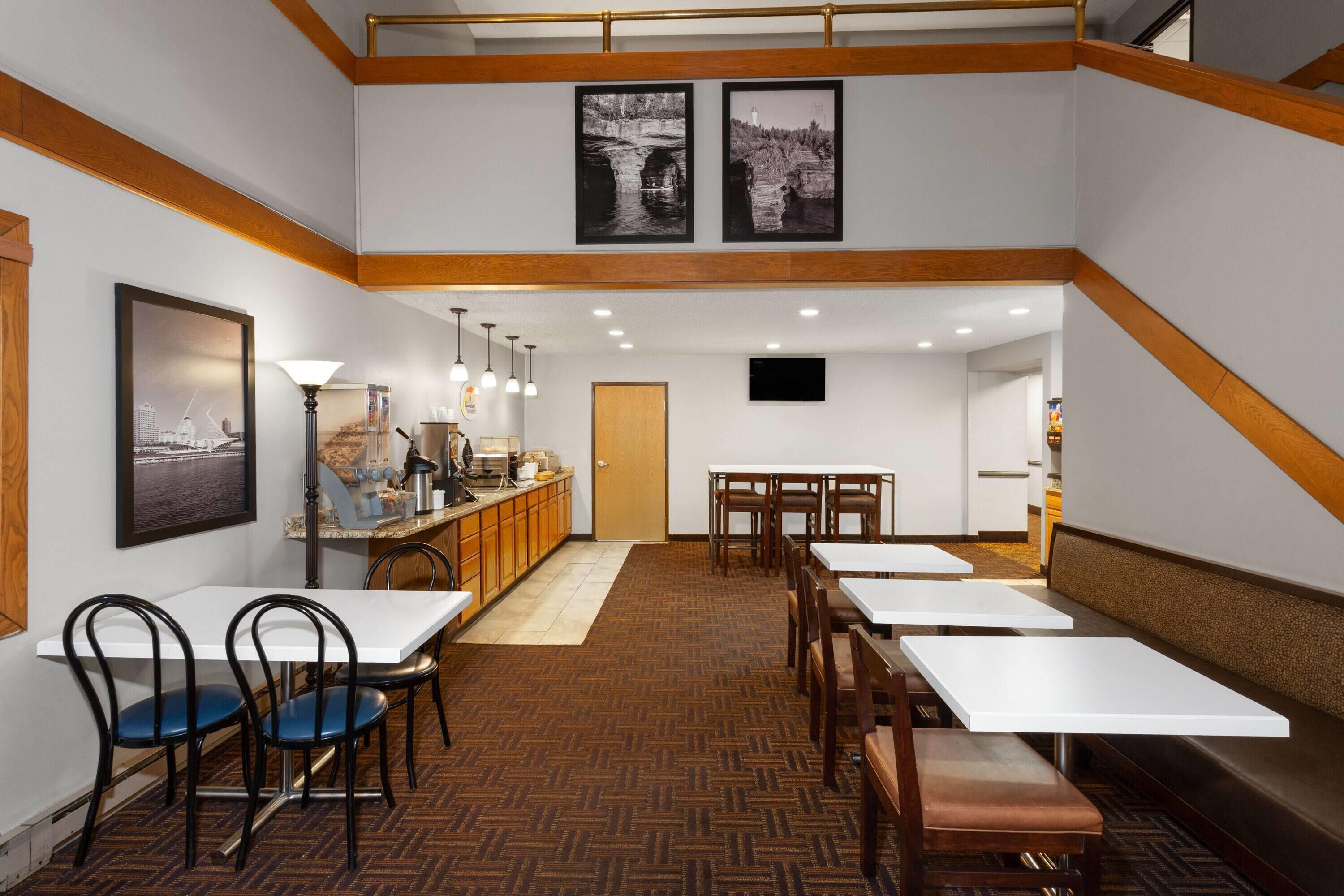 Free daily full breakfast 