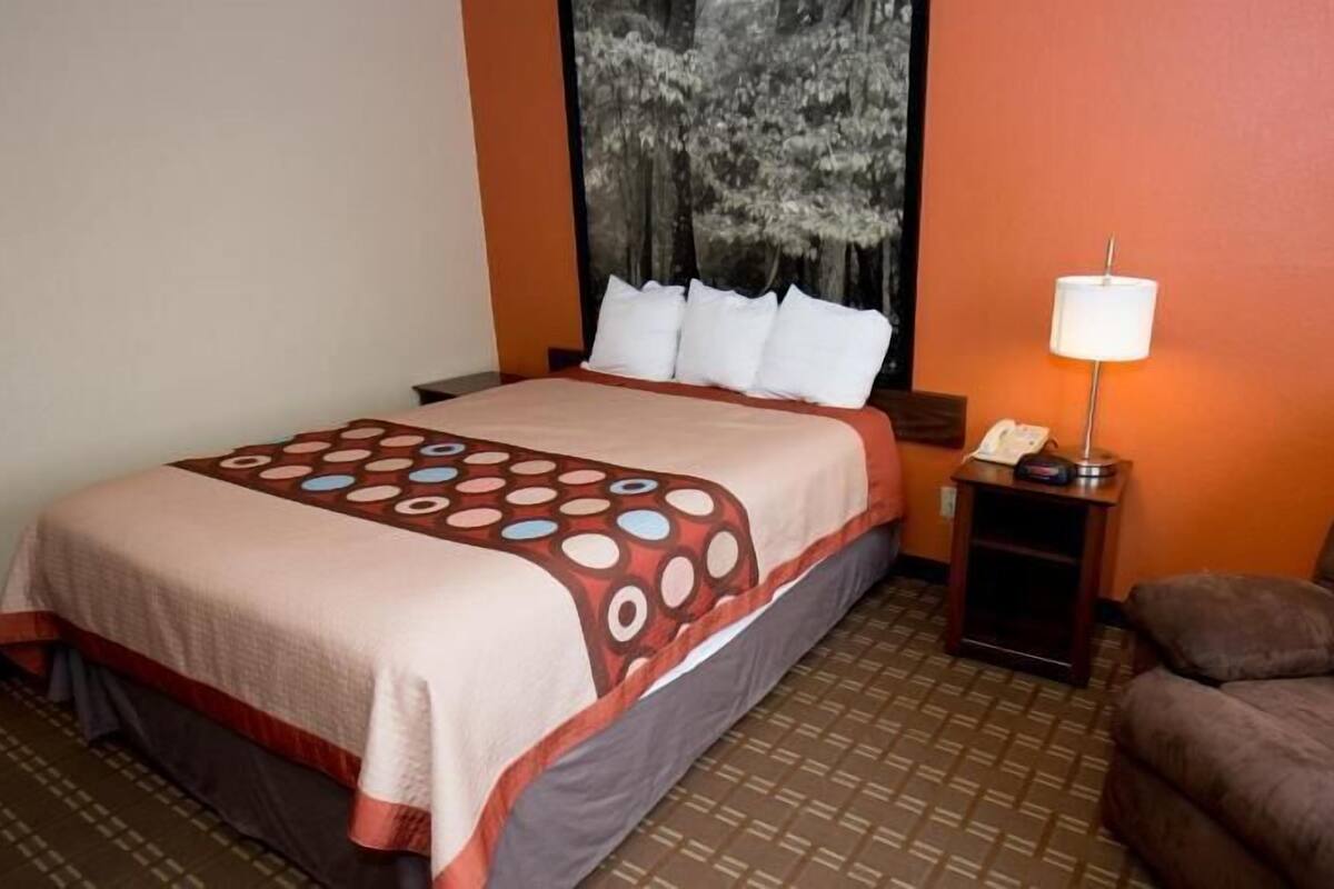 In-room safe, desk, iron/ironing board, free cribs/infant beds