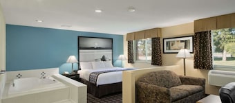 Super 8 by Wyndham Whitewater WI