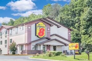 Exterior - Super 8 by Wyndham Roanoke VA (Roanoke)