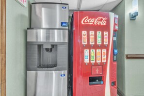 Vending machine - City Centre Inn at Newport News (Newport News)