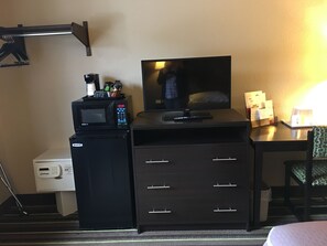 Room, 1 Queen Bed - Super 8 by Wyndham Weston WV (Weston)