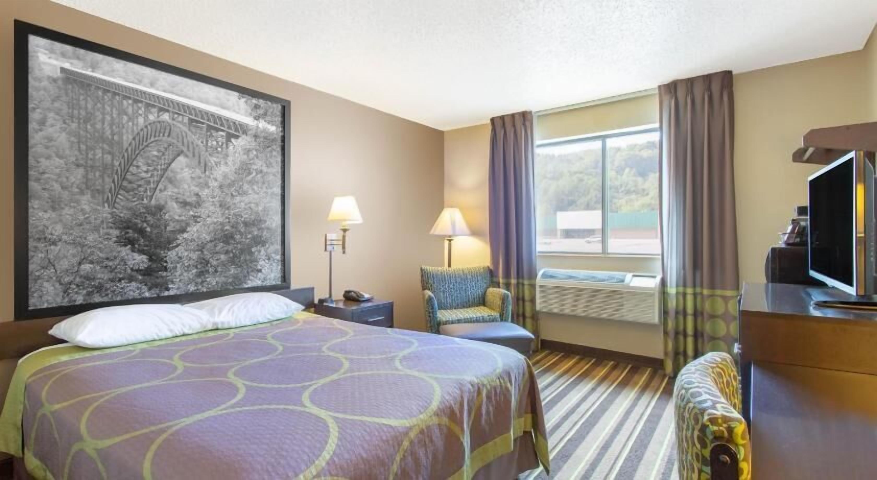 Desk, free cots/infant beds, free WiFi, bed sheets
