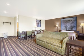 Suite studio, 1 grand lit, non-fumeur | Bureau, lit de bébé (gratuit), accès au Wi-Fi (inclus), literie fournie