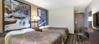 Super 8 by Wyndham Weston WV