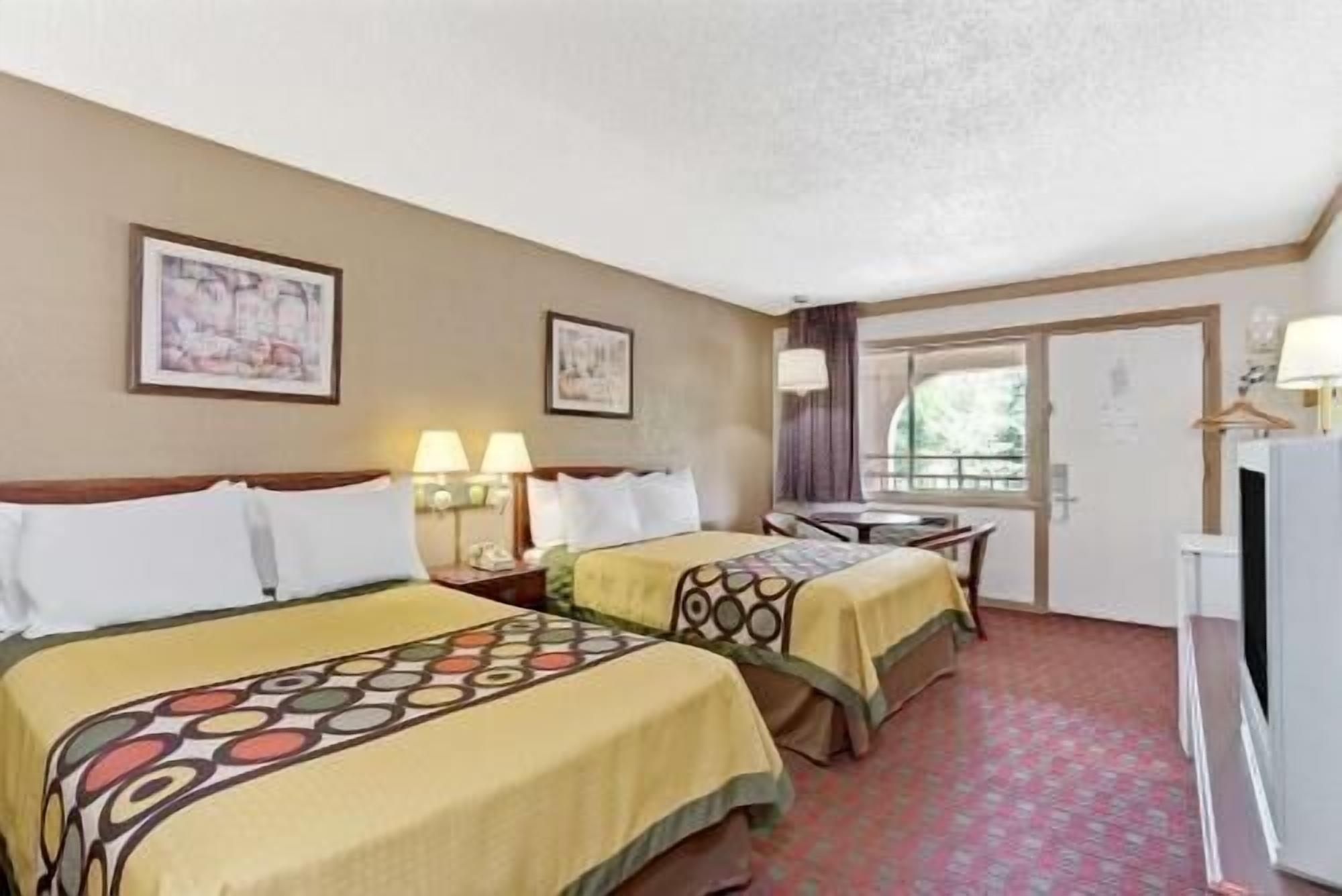 Desk, soundproofing, iron/ironing board, rollaway beds