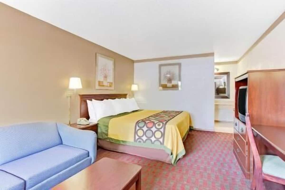 Bureau, chambres insonorisées, fer et planche à repasser