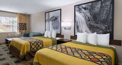 Super 8 by Wyndham Williamsburg/Historic Area