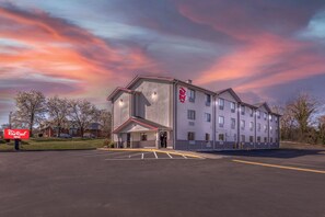 Exterior - Red Roof Inn Suffolk (Suffolk)