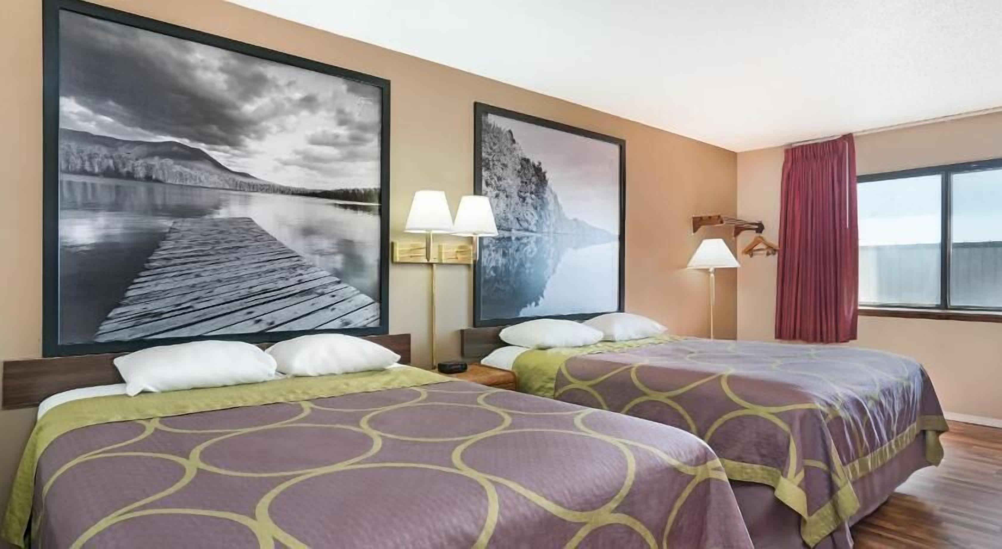 Desk, free cots/infant beds, free WiFi, bed sheets