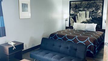 Skrivbord, arbetsyta för laptop och strykjärn/strykbräda