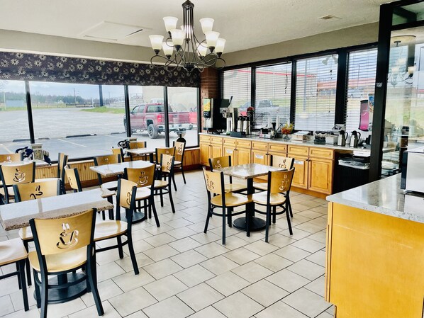 Free daily continental breakfast