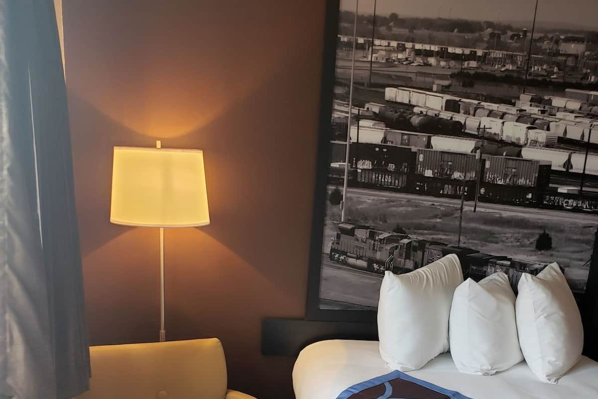 1 habitación, edredón y cortinas blackout