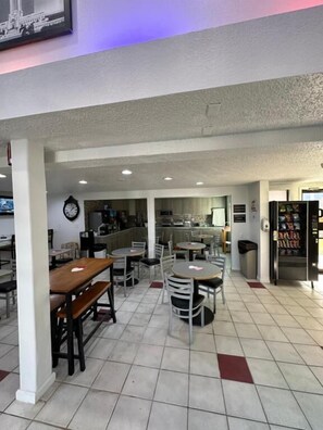 Free daily continental breakfast 