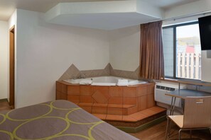 Studio Suite, 1 King Bed, Non Smoking | Jetted tub