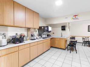 Free daily continental breakfast