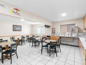 Free daily continental breakfast 