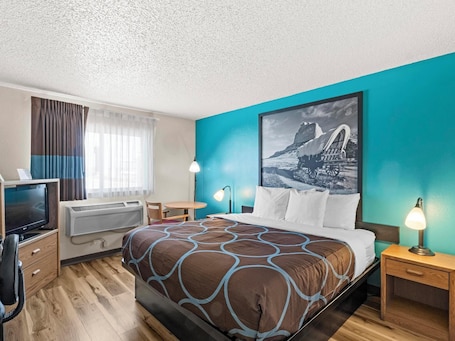 Room, 1 King Bed, Mobility Accessible, Non Smoking (Bathtub W/grab Bars) | 1 bedroom, desk, blackout drapes, free WiFi