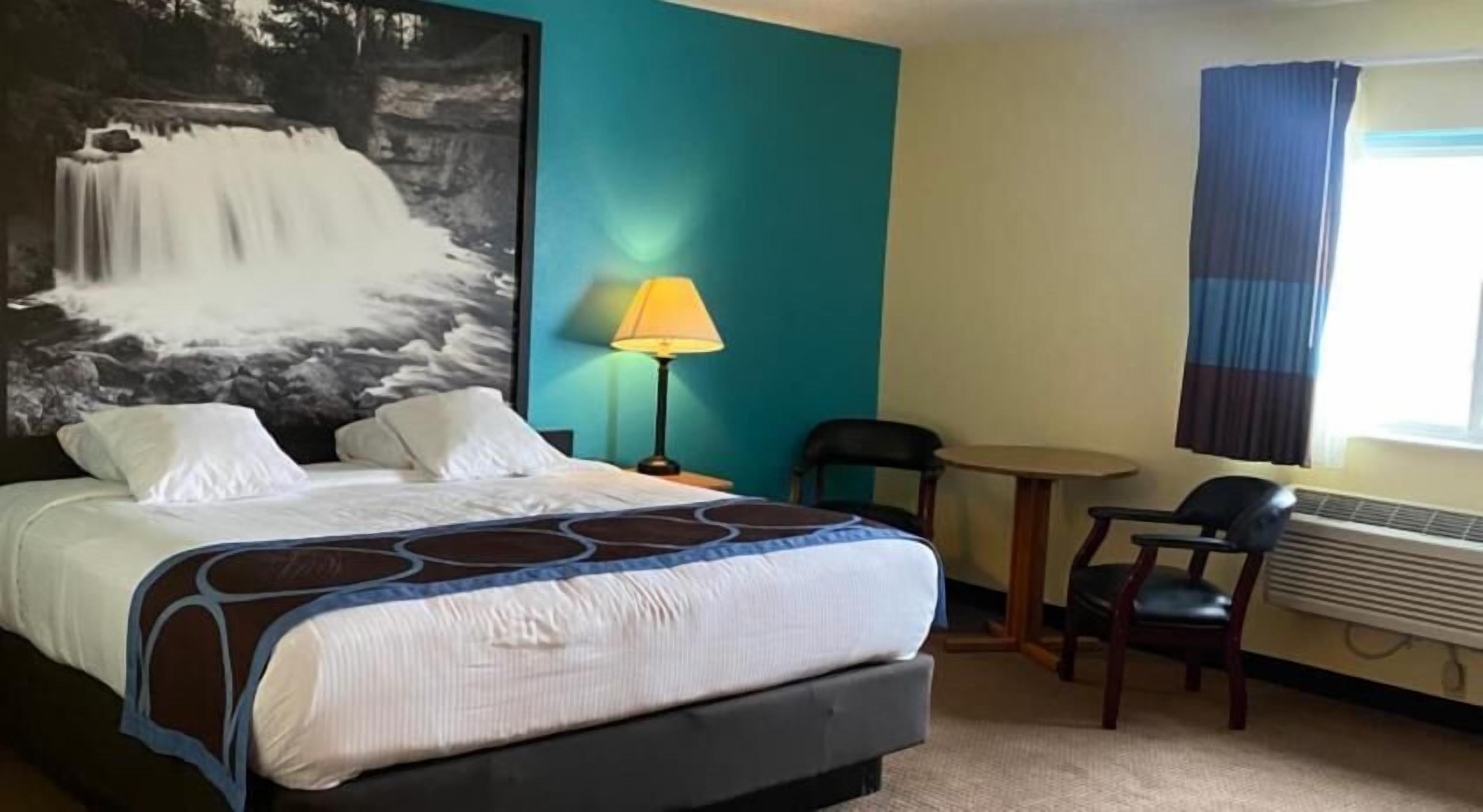 1 bedroom, desk, blackout curtains, free WiFi