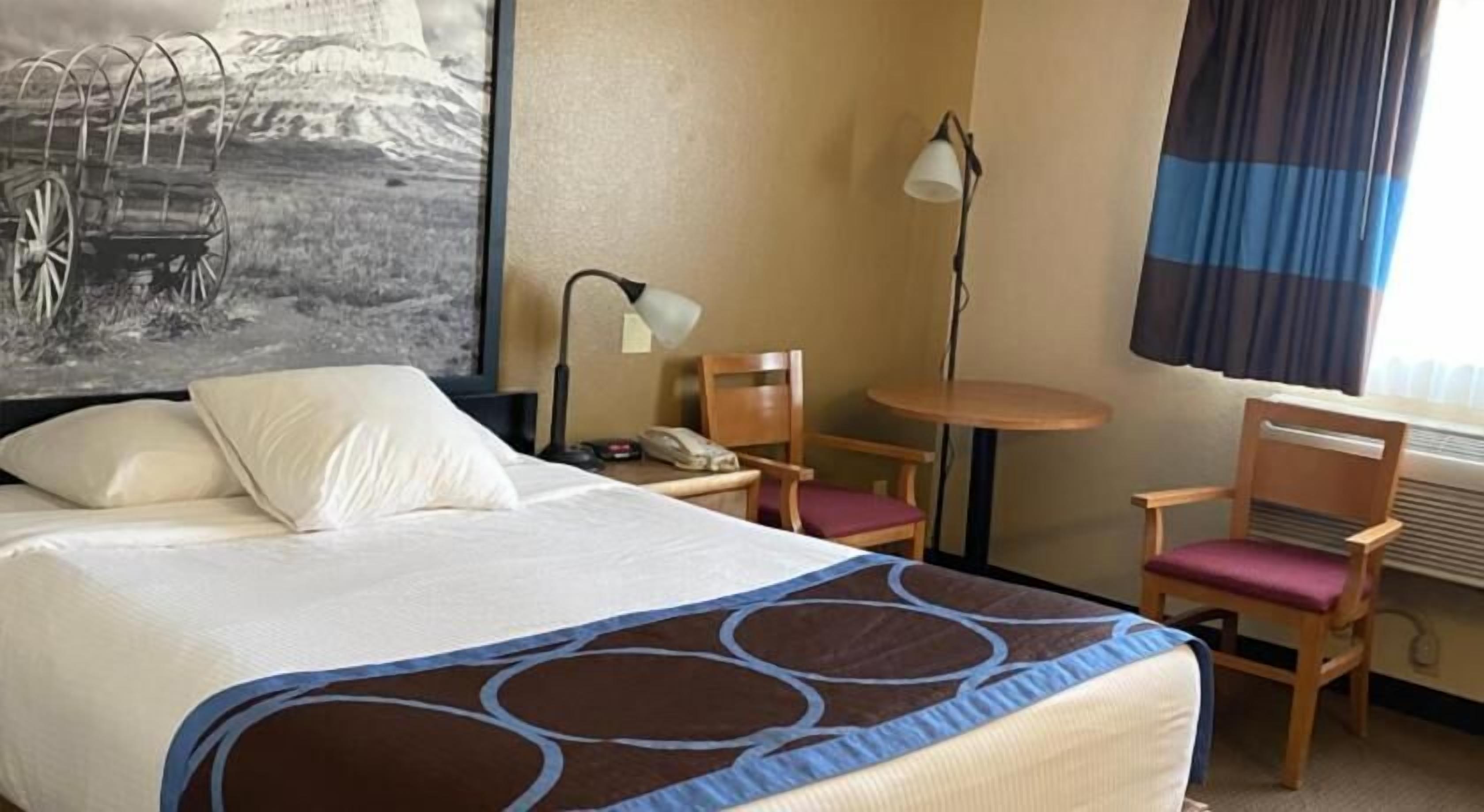 1 bedroom, desk, blackout curtains, free WiFi