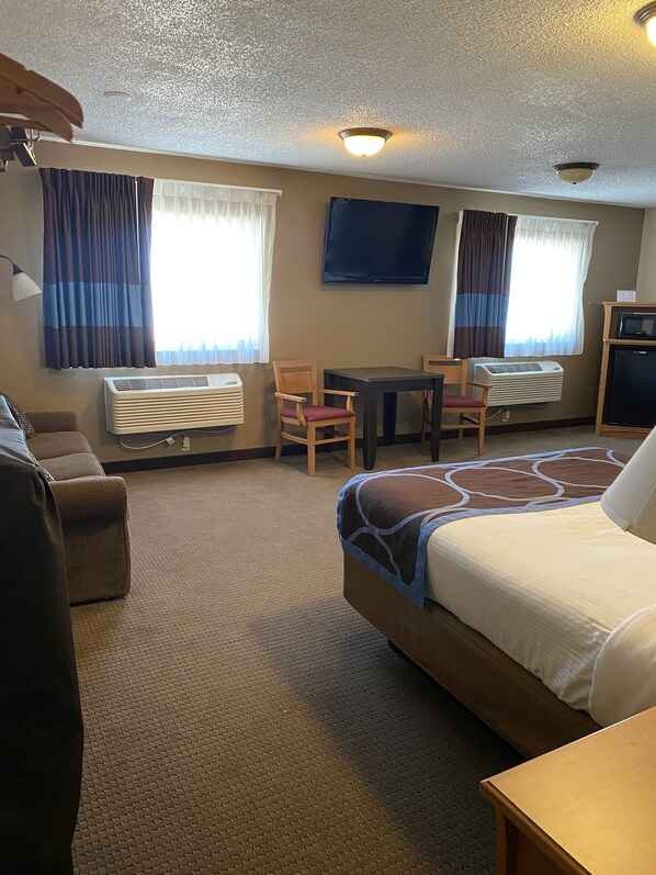 Desk, blackout drapes, free WiFi, alarm clocks