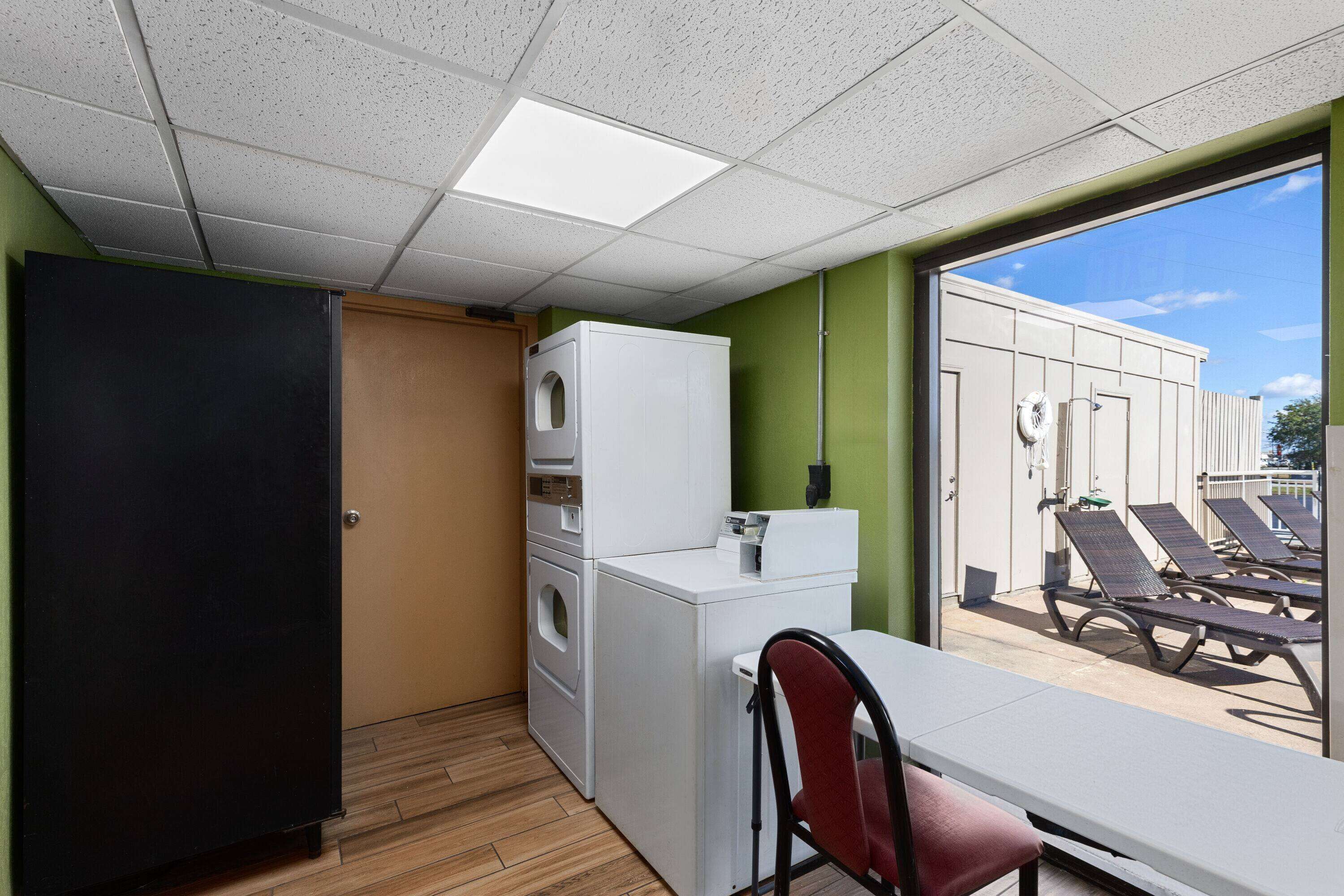 Foto - Super 8 by Wyndham Myrtle Beach/Market Common Area