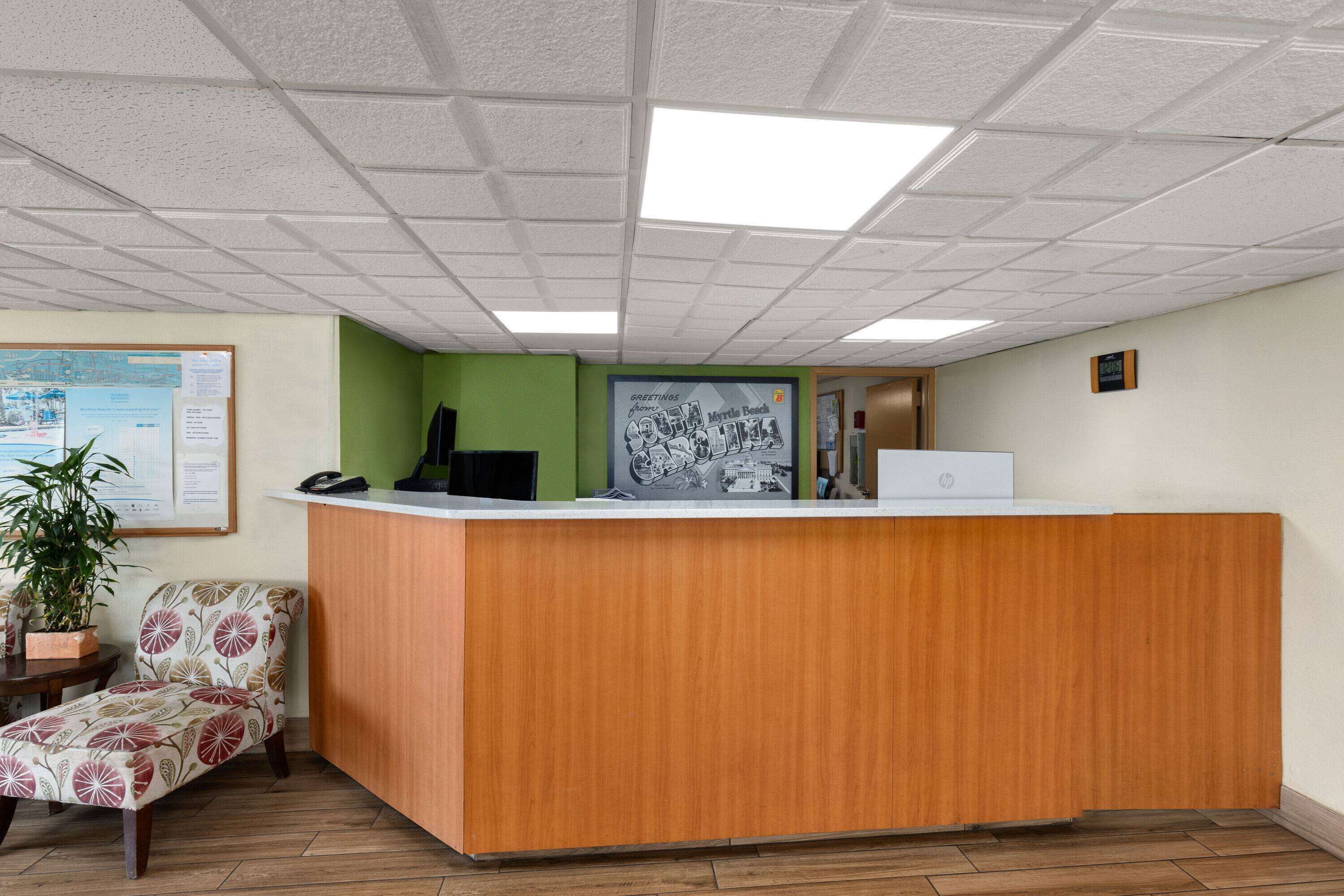 Foto - Super 8 by Wyndham Myrtle Beach/Market Common Area