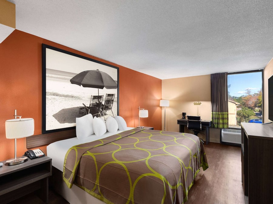 Habitación estándar, 1 cama King size, con acceso para personas discapacitadas | Ropa de cama de alta calidad y caja de seguridad en la habitación