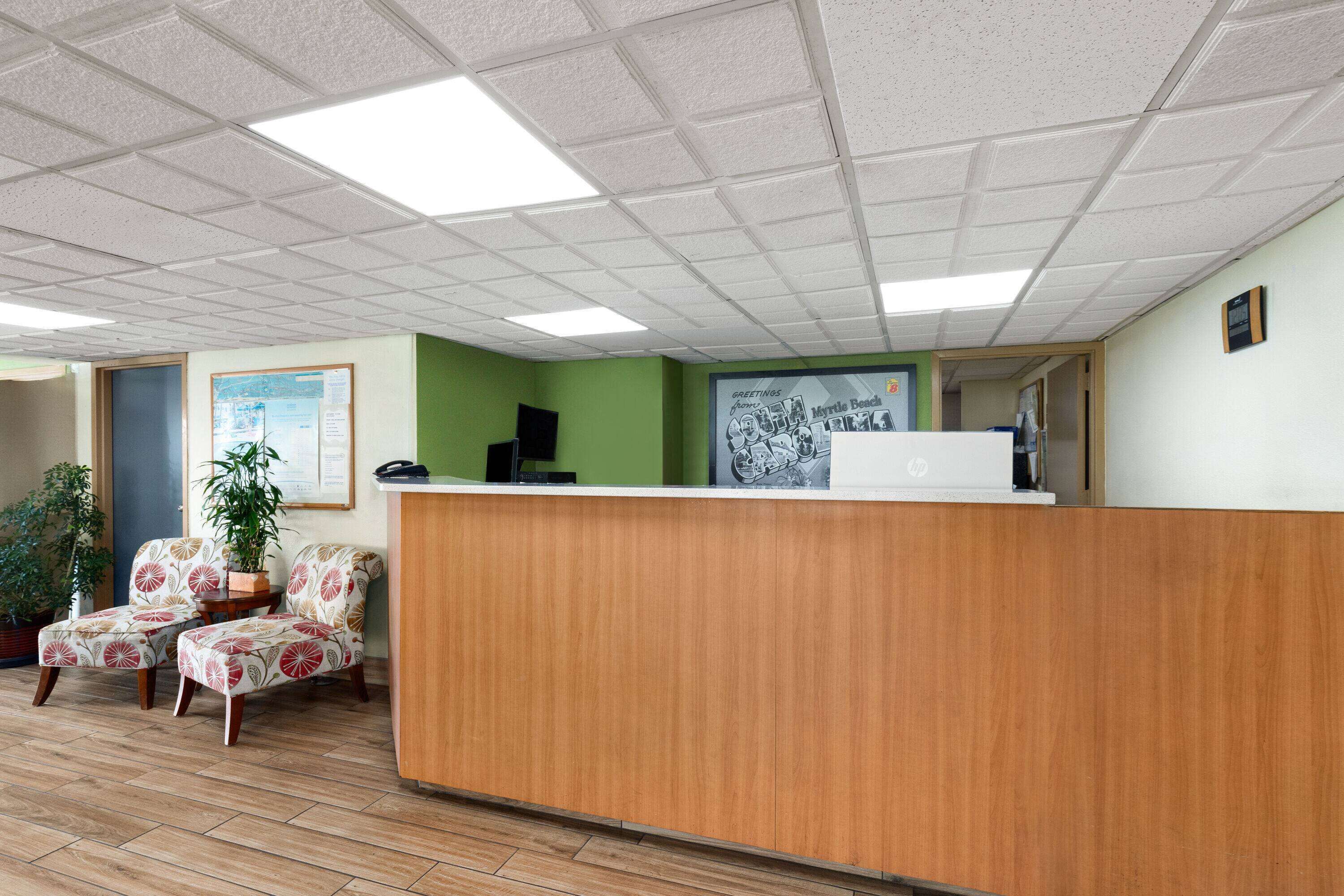 Foto - Super 8 by Wyndham Myrtle Beach/Market Common Area