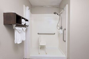 Accessible bathroom - Days Inn by Wyndham Miami (Miami)