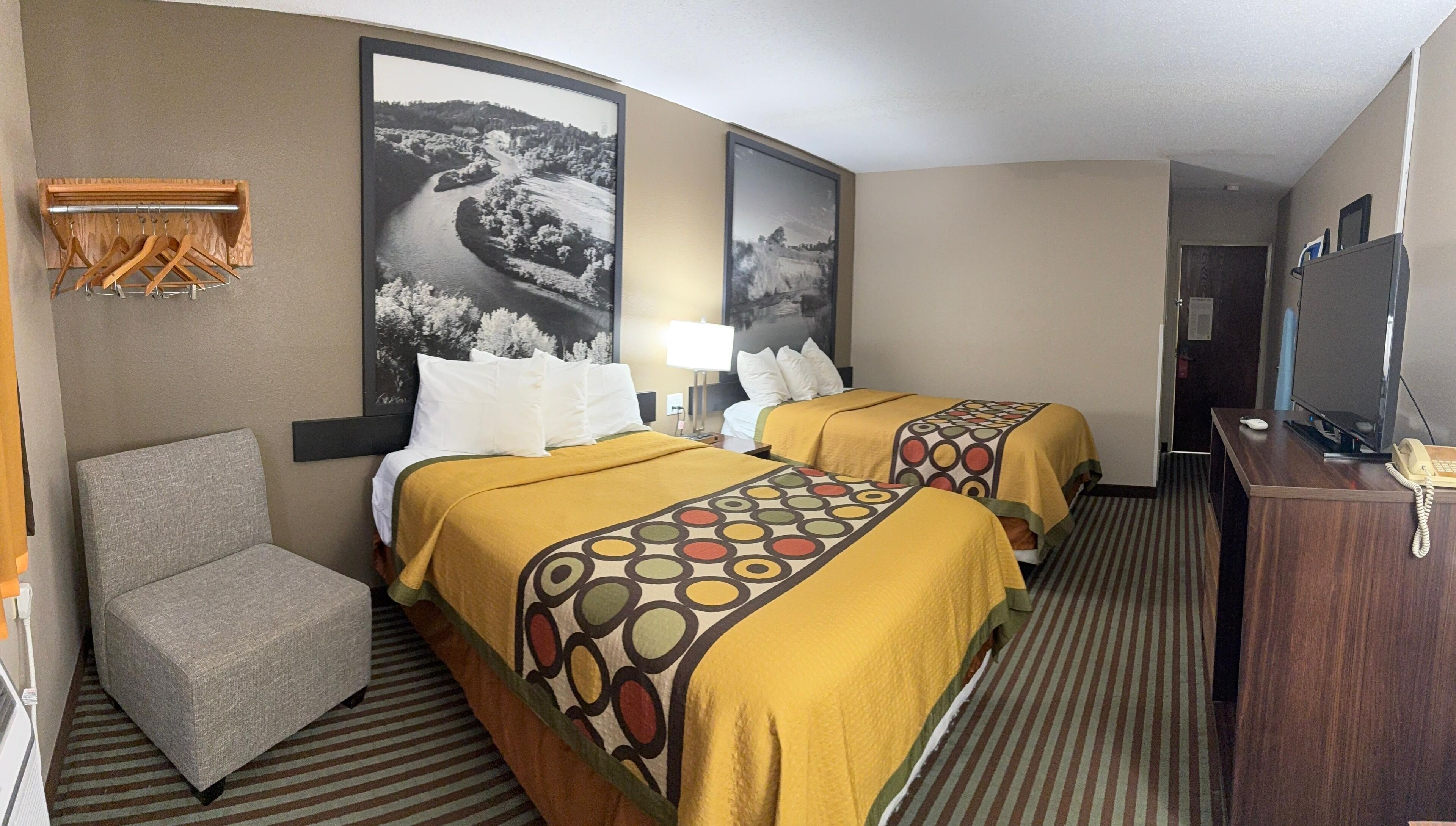 Bàn ủi/dụng cụ ủi quần áo, truy cập Internet không dây miễn phí 