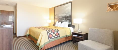Room, 1 King Bed, Non Smoking | Iron/ironing board, free WiFi