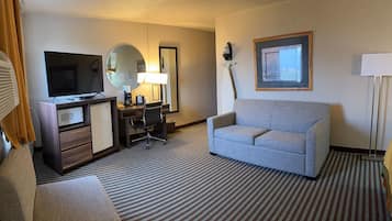 Suite, 1 King Bed, Non Smoking | Iron/ironing board, free WiFi, bed sheets