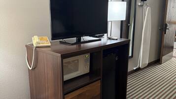 مكتب وستائر تعتيم ومكواة/لوح كي وواي فاي مجانًا