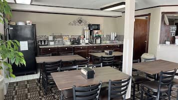 Free daily continental breakfast