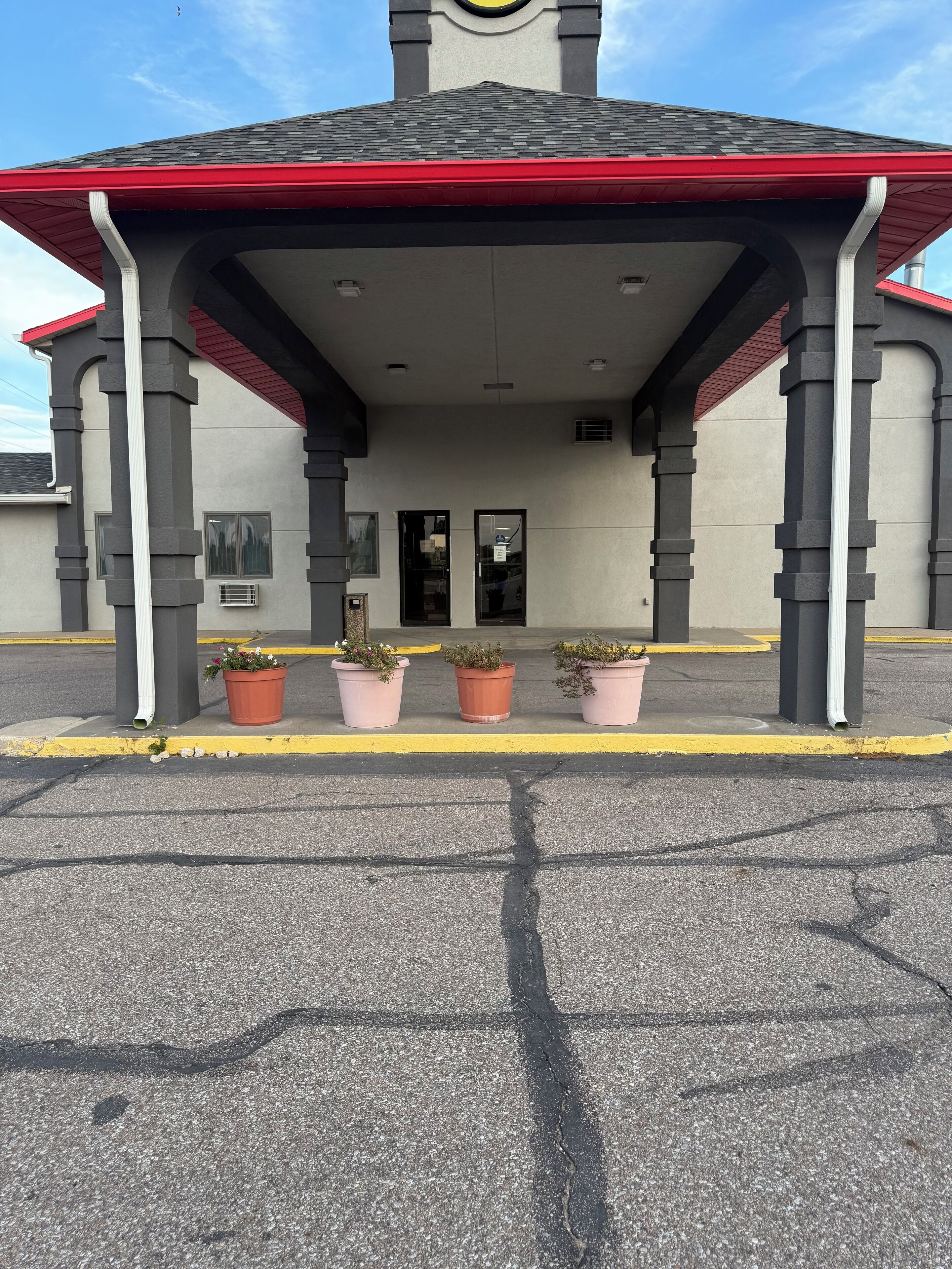 Vista frontal de la propiedad