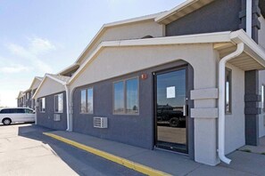 Front of property - Mid Rest Inn Lexington NE I-80 (Lexington)