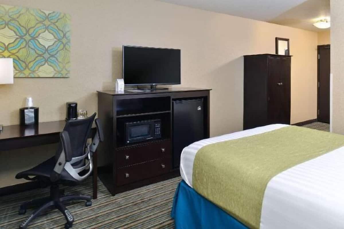 Premium bedding, down comforters, pillowtop beds, individually decorated