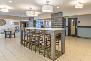 Free daily continental breakfast - Best Western Long Beach Inn (Long Beach)