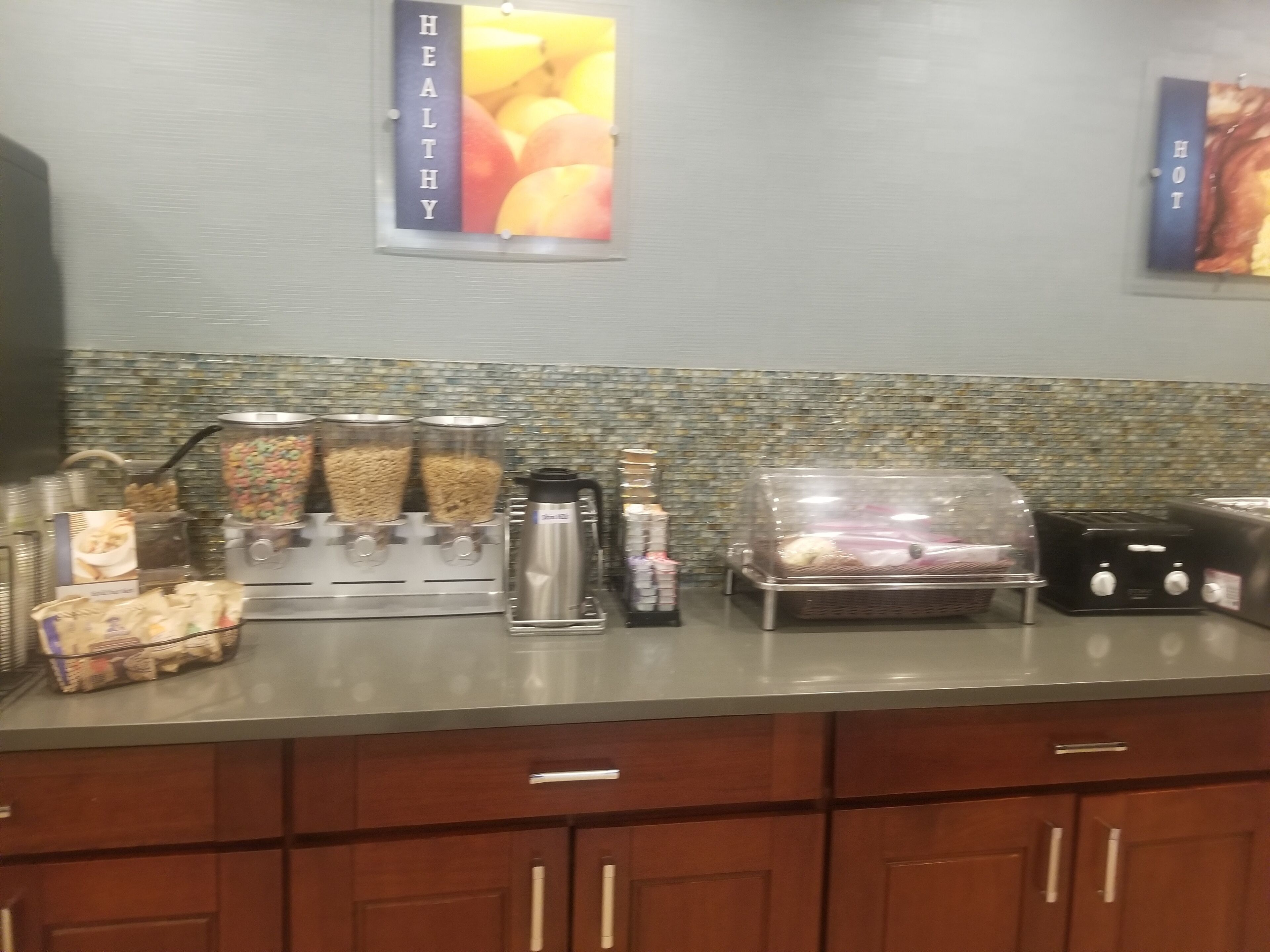 free daily continental breakfast