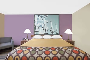 Desk, iron/ironing board, cribs/infant beds, rollaway beds - Super 8 by Wyndham Natchitoches (Natchitoches)