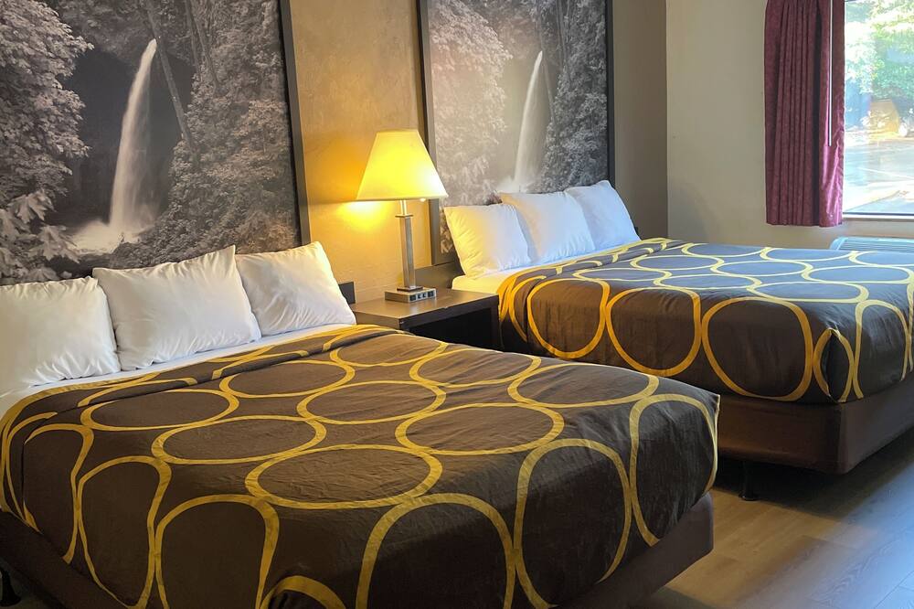Super 8 by Wyndham Lacey Olympia Area