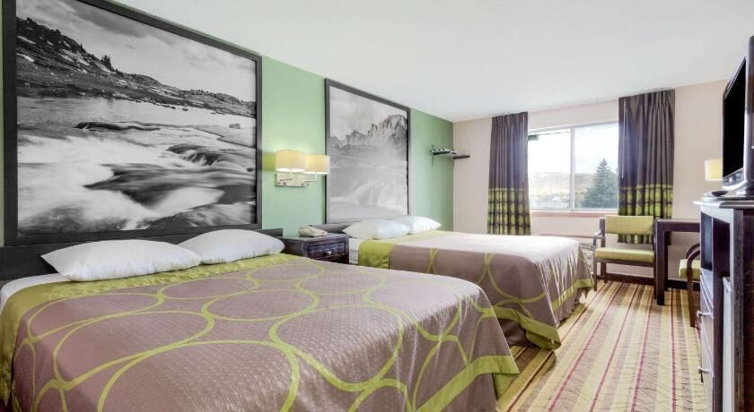 In-room safe, blackout curtains, free WiFi, bed sheets
