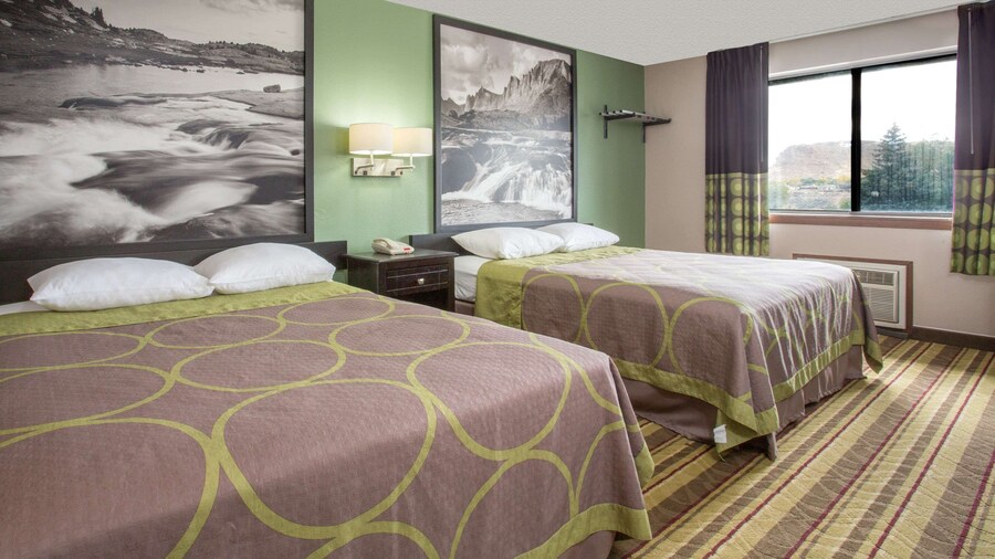 Super 8 by Wyndham Green River